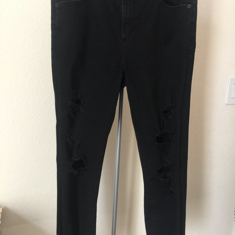 Simone high rise ankle ( black and distressed)